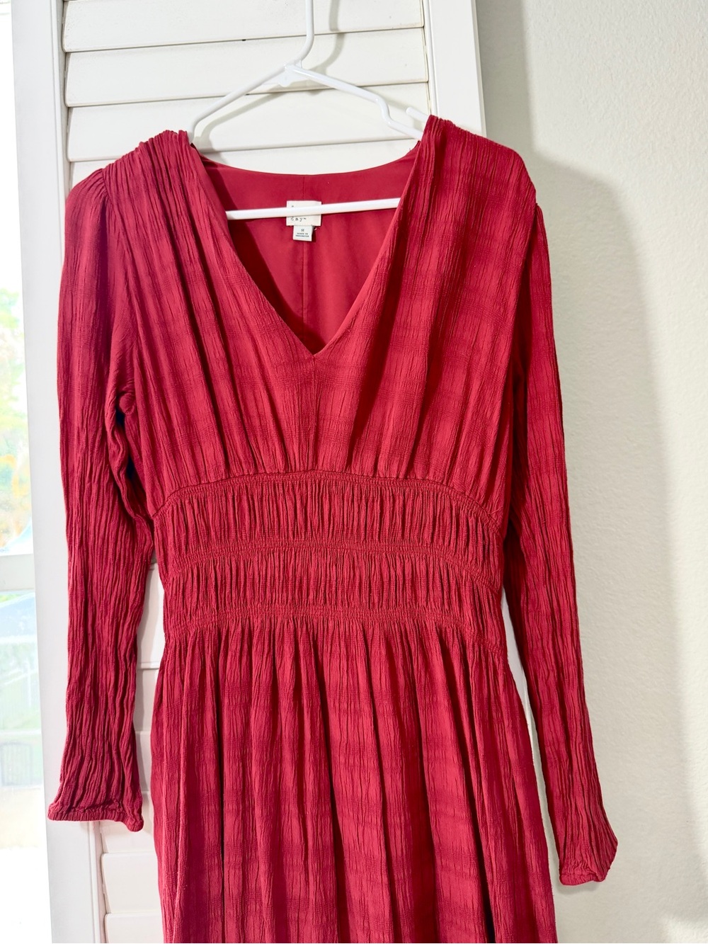 Women’s Long Sleeve Dress Size  S Small Red Rayon Smocked Waist V Neck Flowy